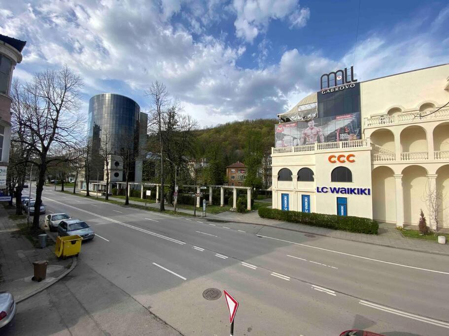 Aprilov Apartment Gabrovo Buitenkant foto